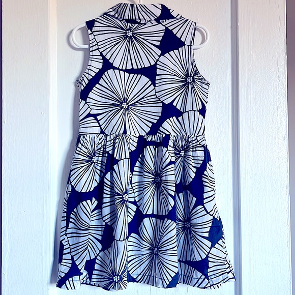 2/$20 or 3/$25 navy & white flower design 4T sleeveless button up cotton dress. - Picture 4 of 4